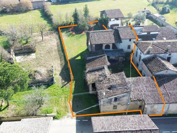 casa indipendente in vendita a Castell'Arquato in zona San Lorenzo