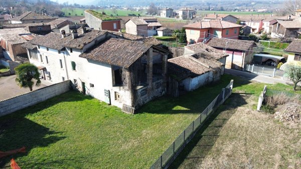 casale in vendita a Castell'Arquato in zona San Lorenzo