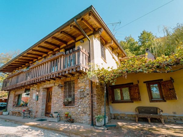 casa indipendente in vendita a Castell'Arquato in zona Vigolo Marchese