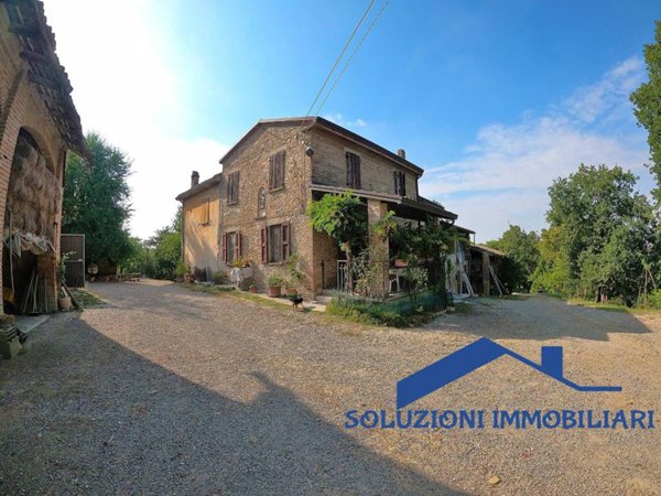 casa indipendente in vendita a Castell'Arquato