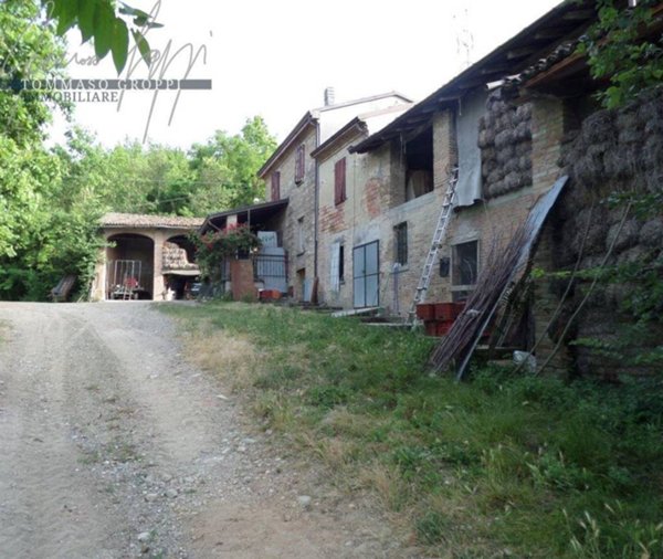 casa indipendente in vendita a Castell'Arquato
