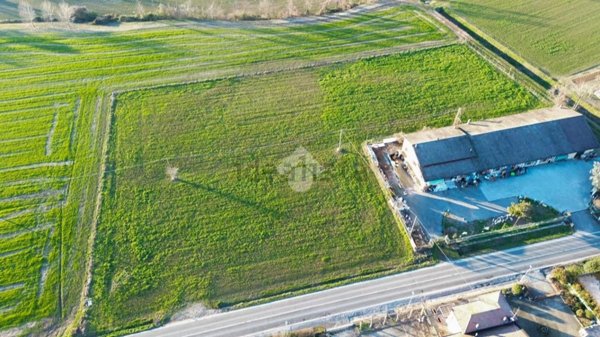 terreno edificabile in vendita a Castell'Arquato