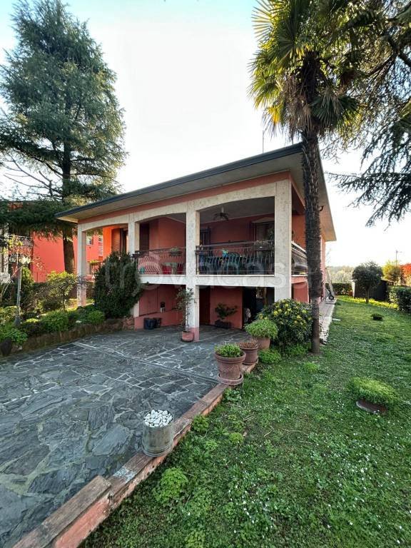 casa indipendente in vendita a Castell'Arquato