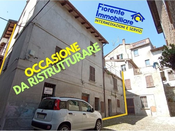 casa indipendente in vendita a Castell'Arquato