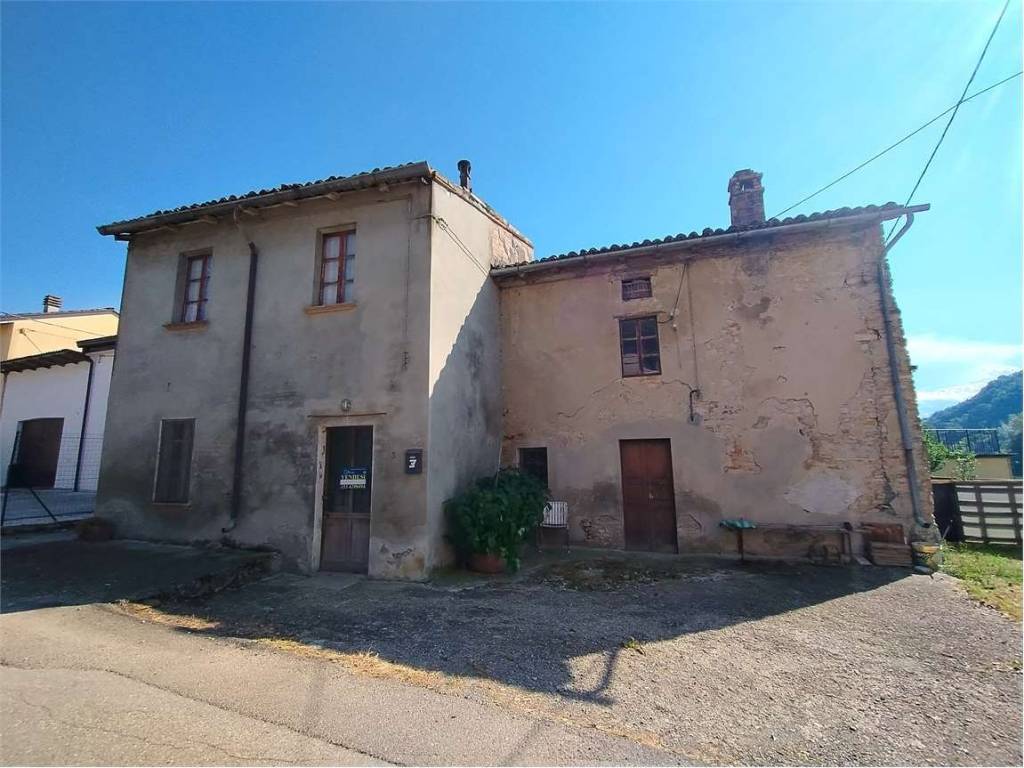 casa indipendente in vendita a Castell'Arquato in zona Vigolo Marchese