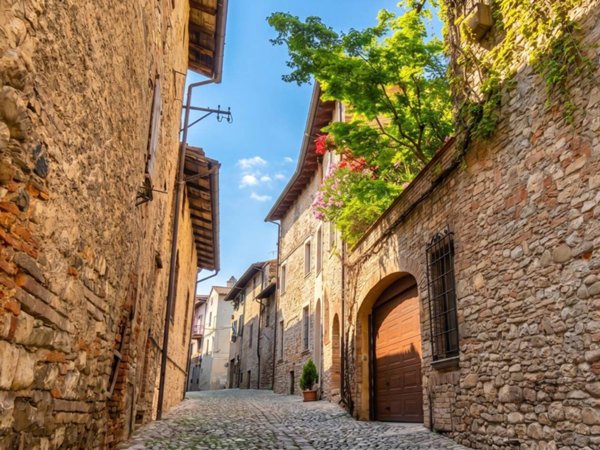 casa indipendente in vendita a Castell'Arquato