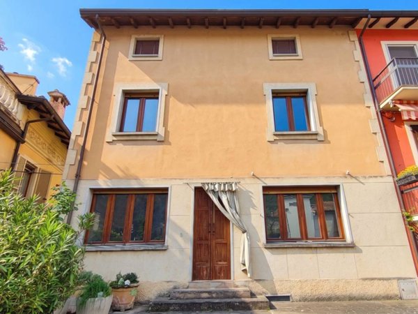 casa indipendente in vendita a Castell'Arquato