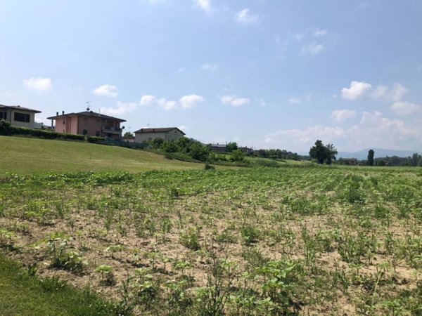 terreno edificabile in vendita a Castell'Arquato in zona Vigolo Marchese
