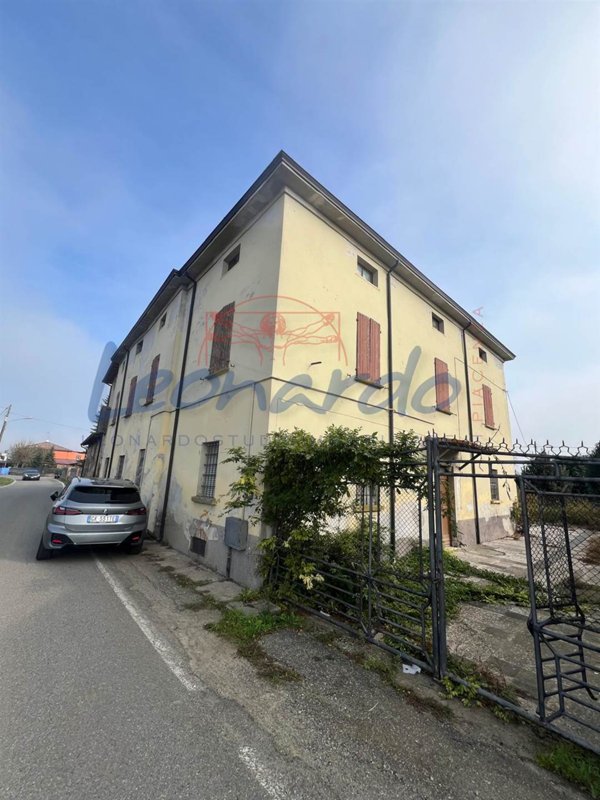 casa indipendente in vendita a Castell'Arquato