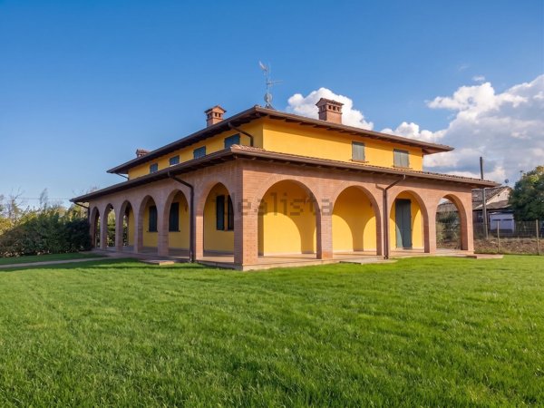 casa indipendente in vendita a Castell'Arquato