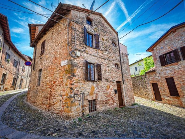 casa indipendente in vendita a Castell'Arquato