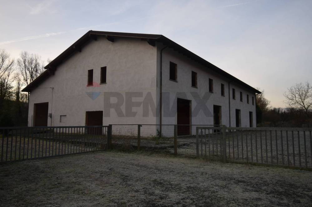 casa indipendente in vendita a Castell'Arquato in zona Pallastrelli