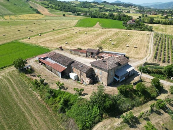 casale in vendita a Castell'Arquato in zona Pallastrelli