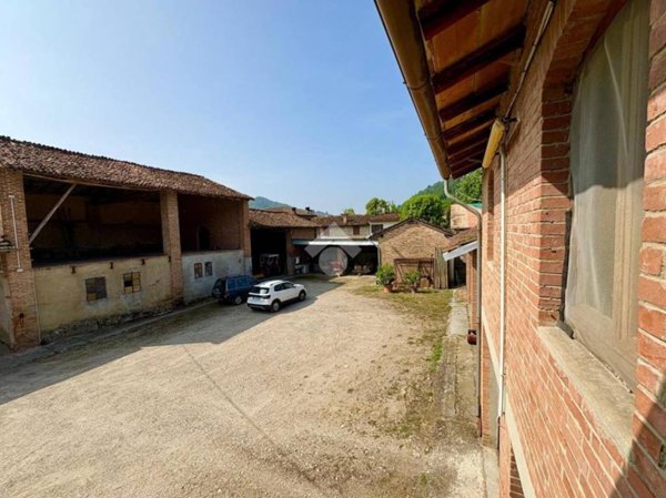 appartamento in vendita a Castell'Arquato in zona Vigolo Marchese