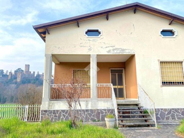 casa indipendente in vendita a Castell'Arquato