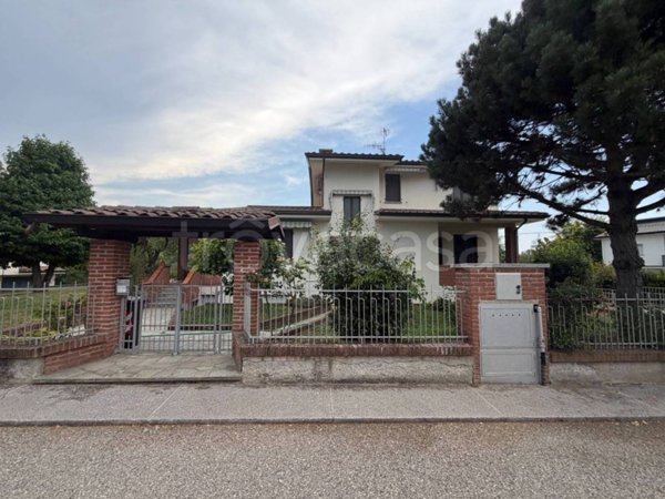 casa indipendente in vendita a Castell'Arquato