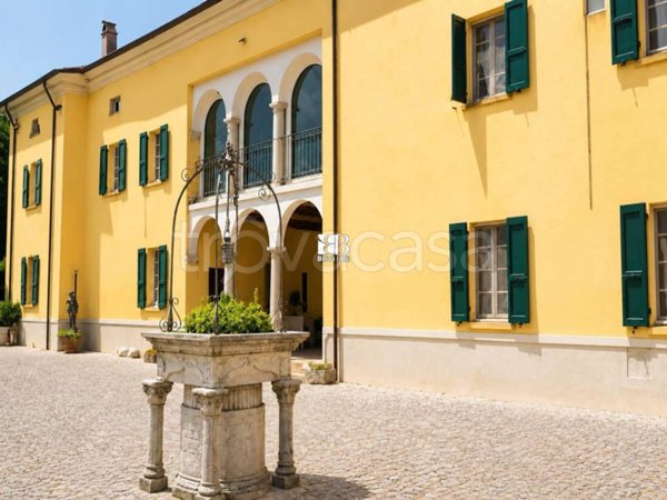 casa indipendente in vendita a Castell'Arquato in zona Vigolo Marchese