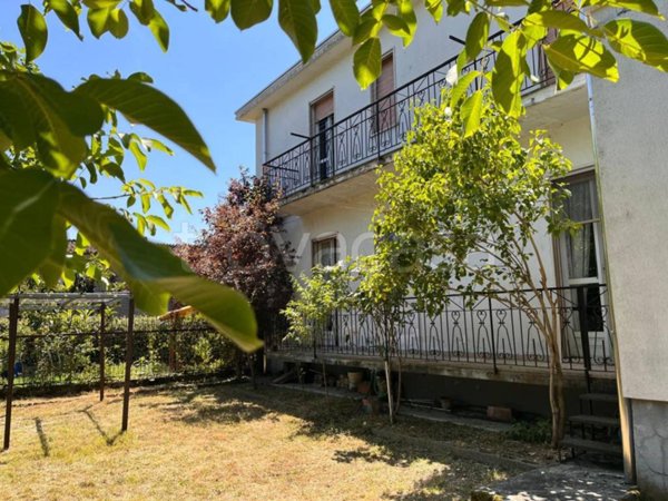 casa indipendente in vendita a Castell'Arquato in zona Vigolo Marchese