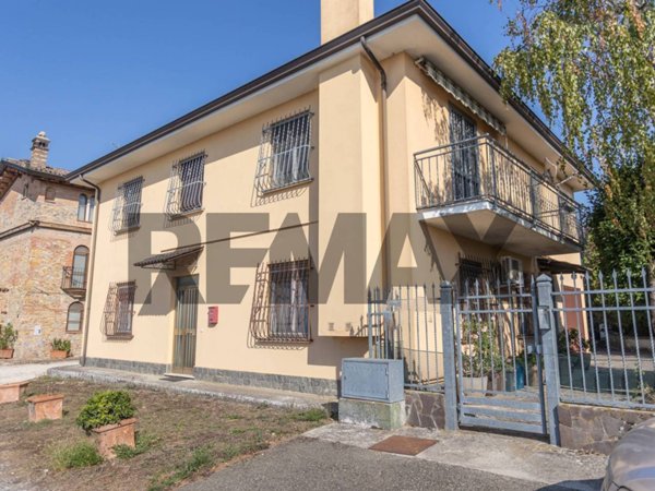 casa indipendente in vendita a Castell'Arquato in zona Vigolo Marchese