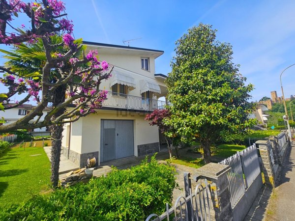 casa indipendente in vendita a Castell'Arquato
