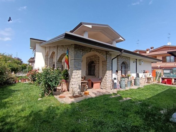 casa indipendente in vendita a Castel San Giovanni
