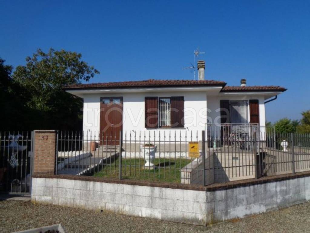 casa indipendente in vendita a Castel San Giovanni