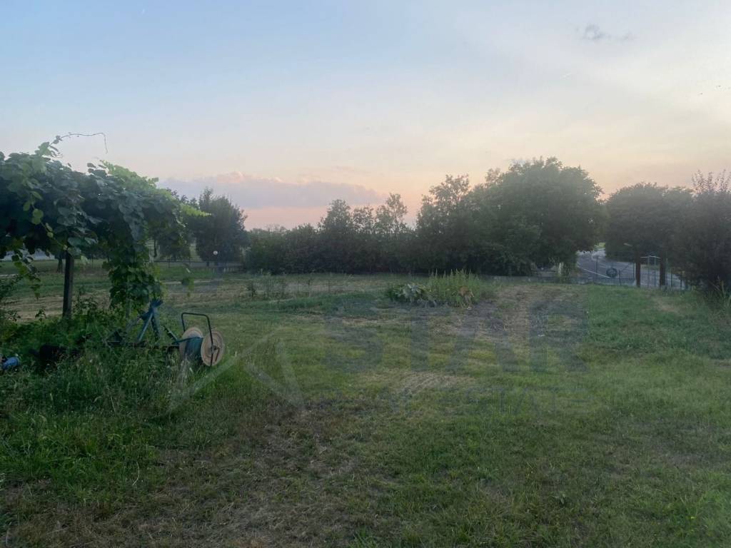 terreno agricolo in vendita a Castel San Giovanni