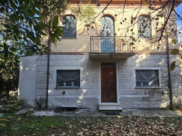 casa indipendente in vendita a Castel San Giovanni in zona Fontana Pradosa