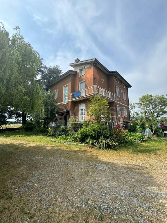 casa indipendente in vendita a Castel San Giovanni