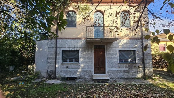 casa indipendente in vendita a Castel San Giovanni in zona Fontana Pradosa