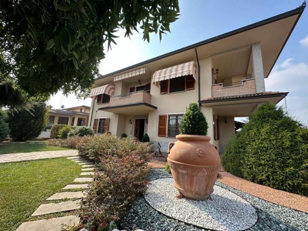 casa indipendente in vendita a Castel San Giovanni