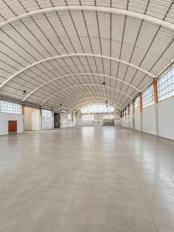 locale commerciale in vendita a Castel San Giovanni