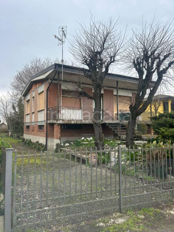 casa indipendente in vendita a Castel San Giovanni