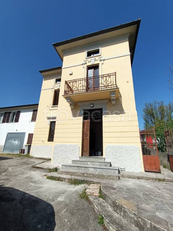 casa indipendente in vendita a Castel San Giovanni