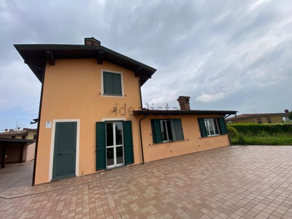 casa indipendente in vendita a Castel San Giovanni