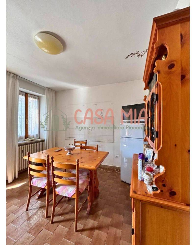 casa indipendente in vendita a Castel San Giovanni in zona Bosco Tosca
