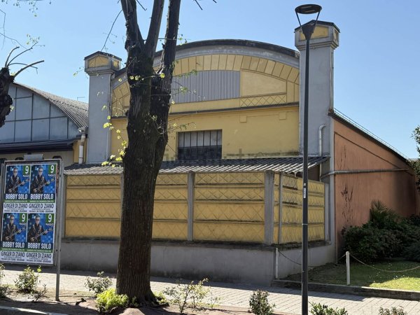 capannone in vendita a Castel San Giovanni