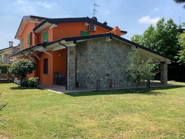 casa indipendente in vendita a Castel San Giovanni