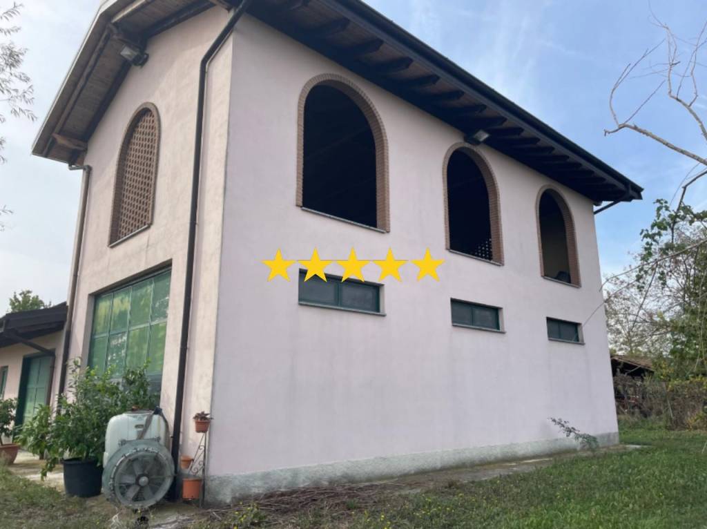 casa indipendente in vendita a Castel San Giovanni