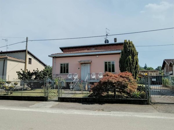 casa indipendente in vendita a Castel San Giovanni in zona Ganaghello