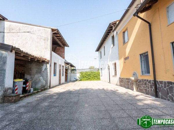 casa indipendente in vendita a Castel San Giovanni in zona Pievetta
