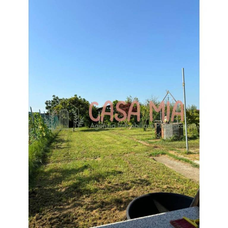 casa indipendente in vendita a Castel San Giovanni in zona Bosco Tosca