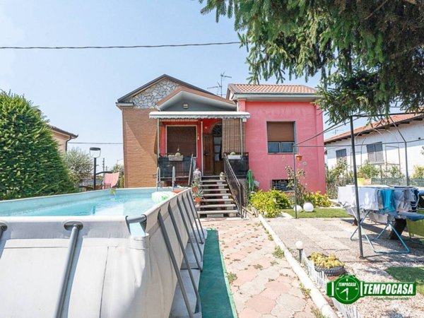 casa indipendente in vendita a Castel San Giovanni