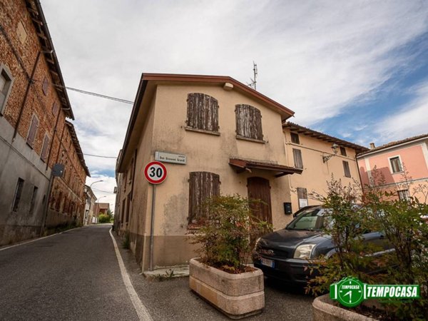 casa indipendente in vendita a Castel San Giovanni in zona Creta