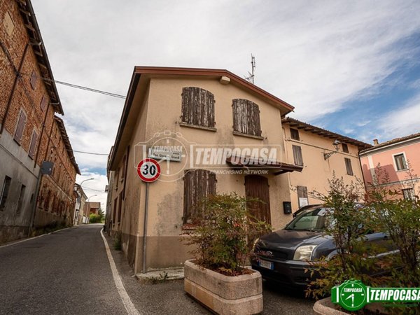 casa indipendente in vendita a Castel San Giovanni in zona Creta