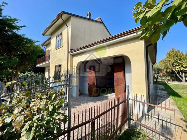 casa indipendente in vendita a Castel San Giovanni in zona Creta