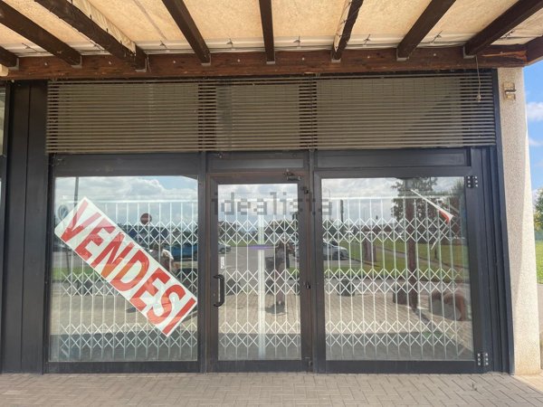 locale commerciale in vendita a Castel San Giovanni