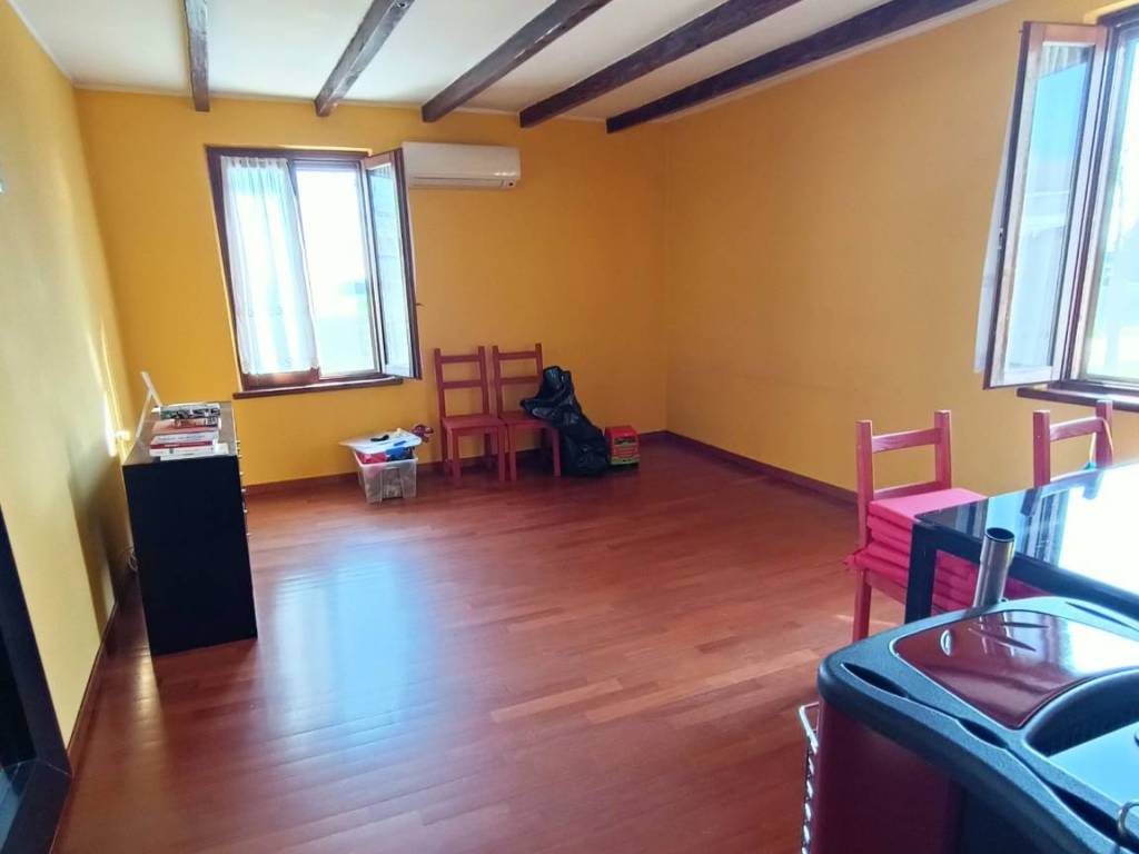 appartamento in vendita a Castel San Giovanni in zona Pievetta