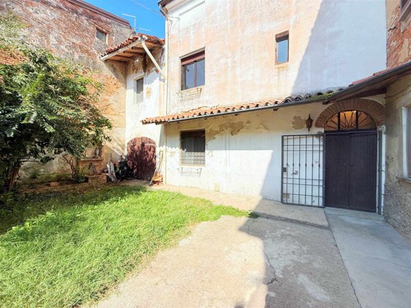 casa indipendente in vendita a Castel San Giovanni in zona Creta