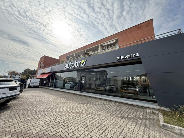 negozio in vendita a Castel San Giovanni